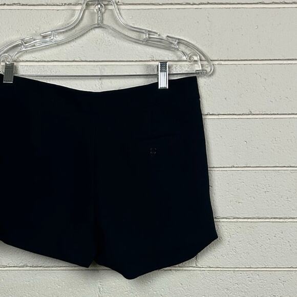 Aritzia Wilfred Black Shorts size 6 - Picture 5 of 7